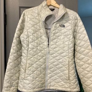Light Gray North Face Light Jacket Size Medium